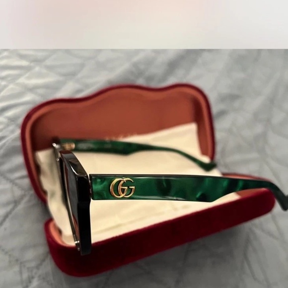 Authentic Gucci Sunglasses Black/Green Gold Logo Luxury Designer Shades - Picture 3 of 5